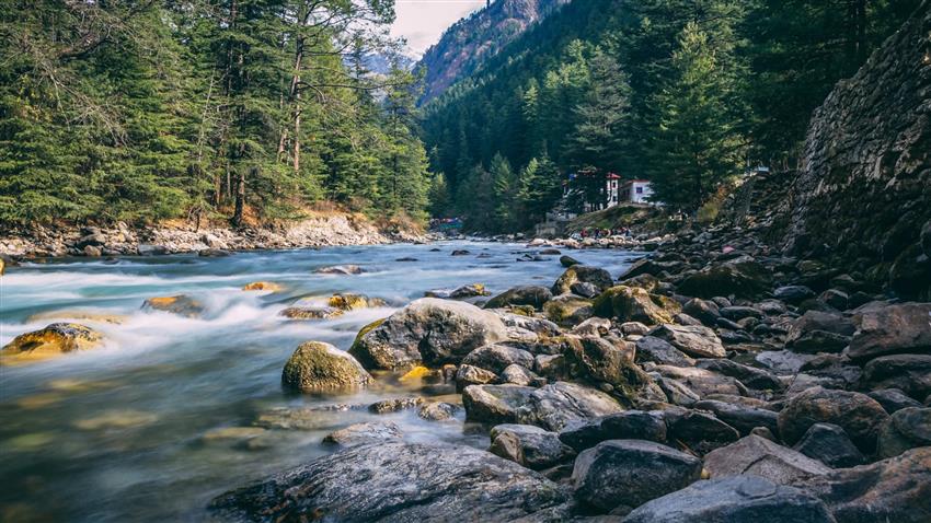 Kullu - Manali - Kasol Package By Volvo + Cab ....Delhi to Delhi 