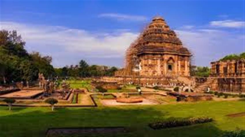 Puri – Konark temple Darshan – Puri to Howrah Overnight Train  Journey  ( By Own)